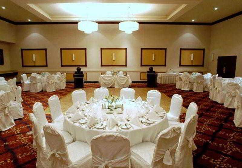 Residence Inn By Marriott Montreal Airport Dorval Restoran fotoğraf